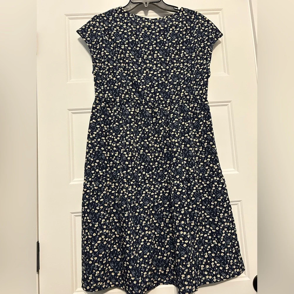 Women’s Size Small Emery Rose Floral Dress NWT - Picture 7 of 7